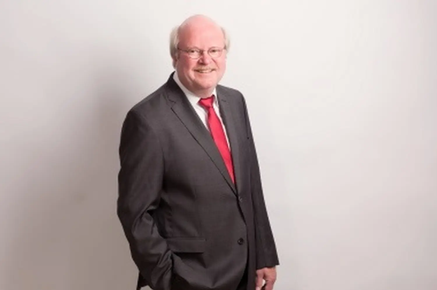 Porträt von Ralf Schilling, Sachverständiger in der Wohnungswirtschaft